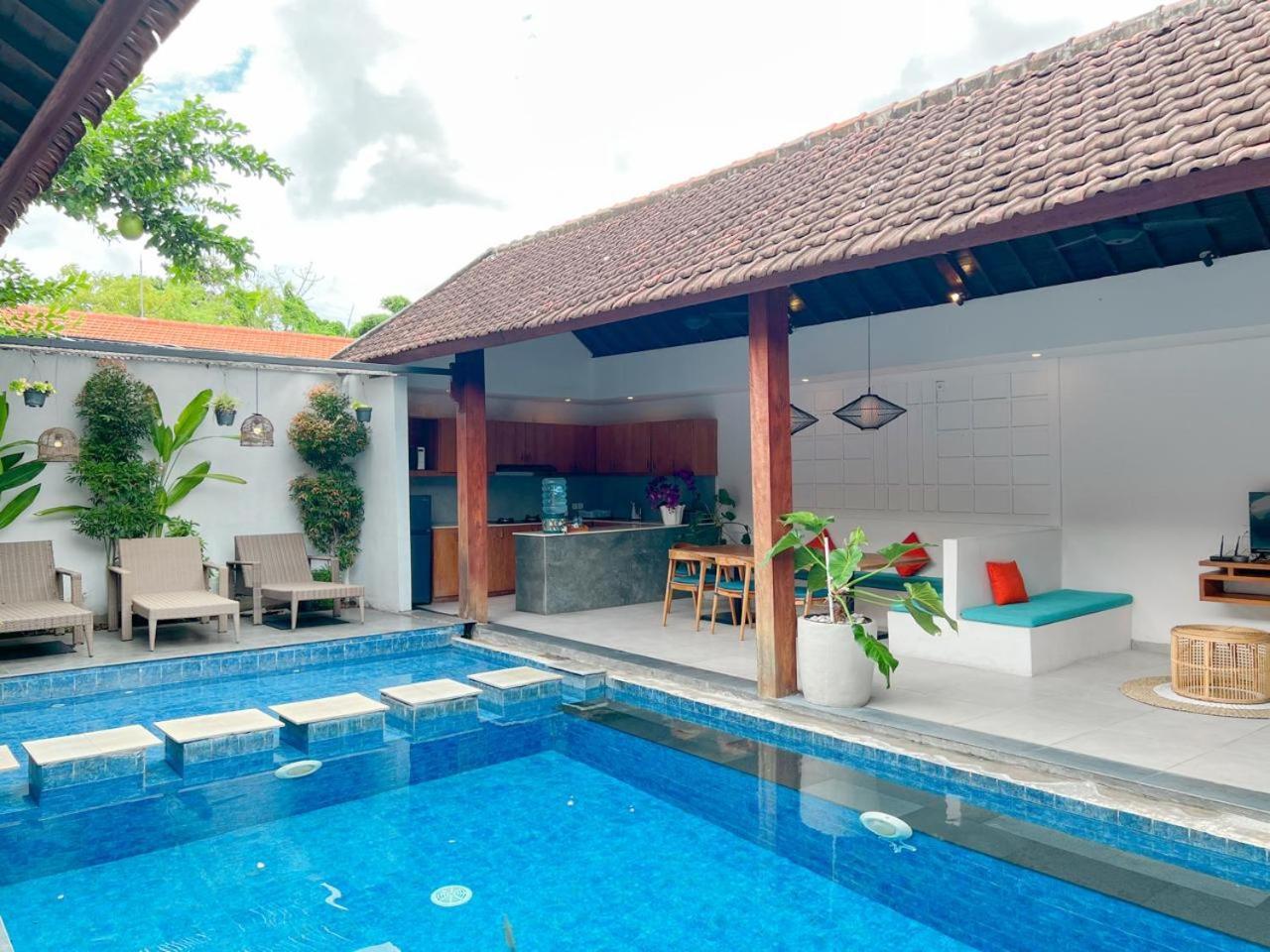 Apple Villa & Suite Seminyak Exterior foto