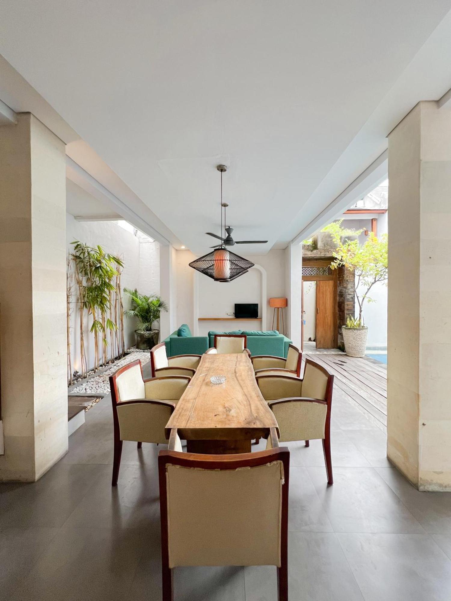 Apple Villa & Suite Seminyak Exterior foto